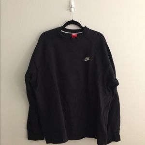 Nike black sweatshirt crew neck with arm pocket